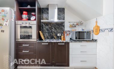 Casa en  Bernal - Venta