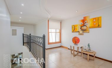 Casa en  Bernal - Venta