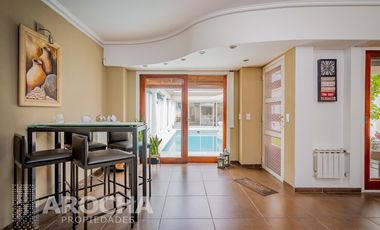 Casa en  Bernal - Venta