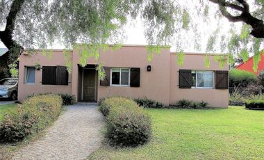 3 DORMITORIOS Y AREA DE SERVICIO. LOTE INTERNO.