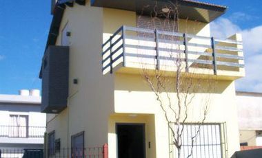 Cómodo Triplex en Mar De Ajo