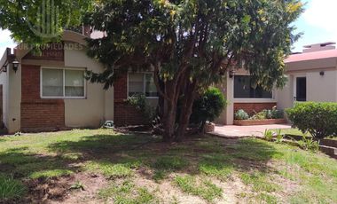 Casa en Venado I de 4 ambientes - Impecable  estado