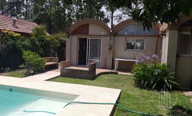 Casa en Venado I de 4 ambientes - Impecable  estado