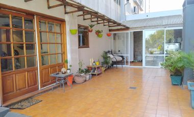 4amb cohcera   baulera   dos patios !!