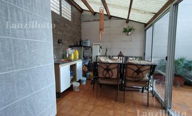4amb cohcera   baulera   dos patios !!