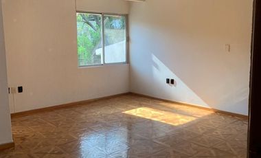 CASA EN VENTA EN INSURGENTES CUICUILCO DE 650M2