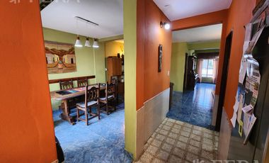 Venta casa de 5 ambientes con cochera en Wilde