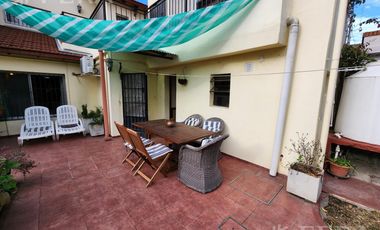 Venta casa de 5 ambientes con cochera en Wilde