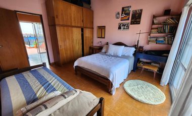Venta casa de 5 ambientes con cochera en Wilde