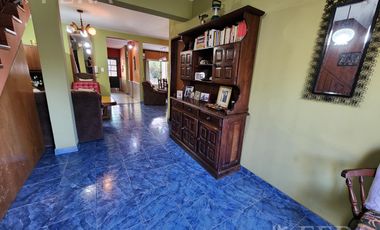 Venta casa de 5 ambientes con cochera en Wilde