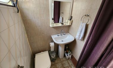 Venta casa de 5 ambientes con cochera en Wilde