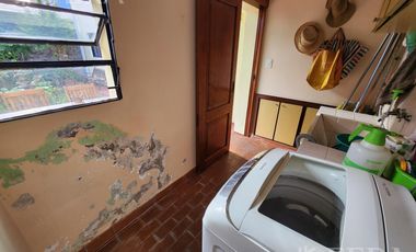 Venta casa de 5 ambientes con cochera en Wilde