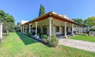 Casa de 3 dormitorios en venta en  Barrio Acevedo
