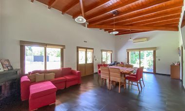 Casa de 3 dormitorios en venta en  Barrio Acevedo