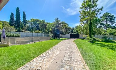 Casa de 3 dormitorios en venta en  Barrio Acevedo