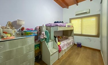 Casa de 3 dormitorios en venta en  Barrio Acevedo