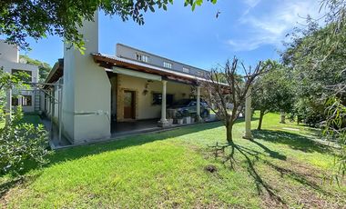 Casa de 3 dormitorios en venta en  Barrio Acevedo
