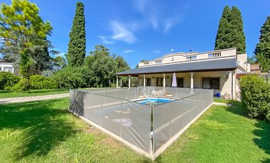 Casa de 3 dormitorios en venta en  Barrio Acevedo