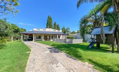 Casa de 3 dormitorios en venta en  Barrio Acevedo