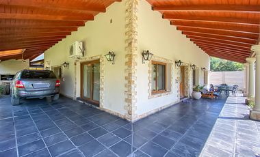 Casa de 3 dormitorios en venta en  Barrio Acevedo