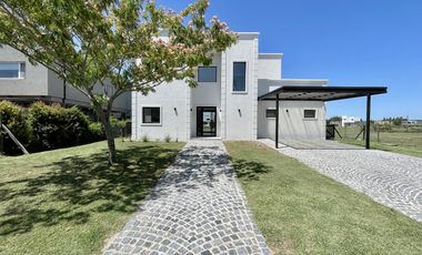 Casa en venta en San Matias a la laguna - A estrenar