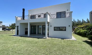 Casa en venta en San Matias a la laguna - A estrenar