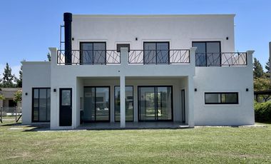 Casa en venta en San Matias a la laguna - A estrenar