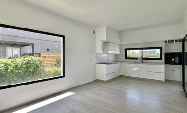 Casa en venta en San Matias a la laguna - A estrenar