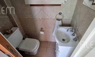 Importante Casa con 5 Dormitorios   Bosquecito propio