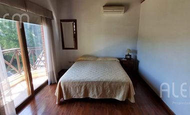 Importante Casa con 5 Dormitorios   Bosquecito propio