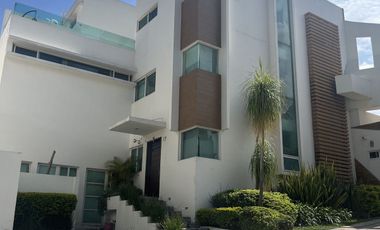 CASA EN CONDOMINIO EN VENTA 3 NIVELES EN RINCONADA DE SANTA RITA, GUADALAJARA