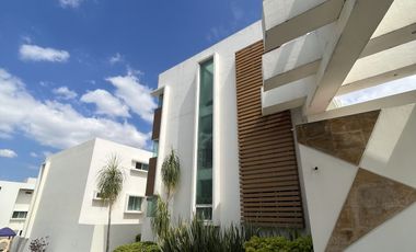 CASA EN CONDOMINIO EN VENTA 3 NIVELES EN RINCONADA DE SANTA RITA, GUADALAJARA