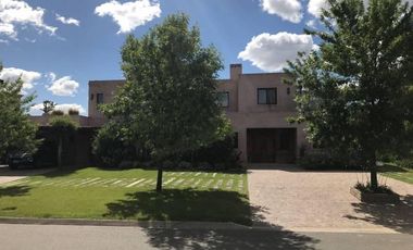 Casa en Pilará sobre el golf| Mallmann propiedades