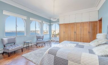 Gran casa con uso comercial