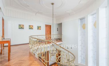 Gran casa con uso comercial