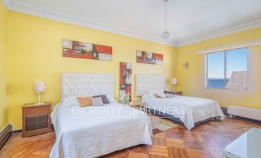 Gran casa con uso comercial