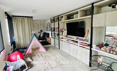 Casa en los Litres semi nueva con piscina y jardín bien formado