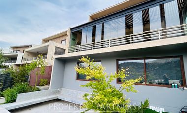 Casa en los Litres semi nueva con piscina y jardín bien formado