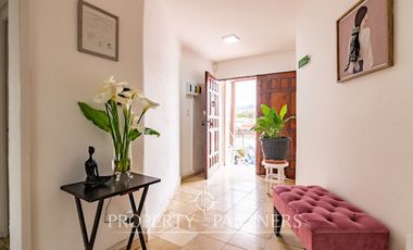 Gran Casa de 4 Niveles con Potencial Comercial en una Amplio terreno en La Serena