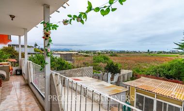 Gran Casa de 4 Niveles con Potencial Comercial en una Amplio terreno en La Serena