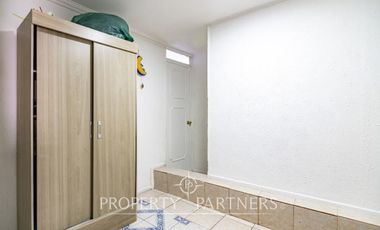 Gran Casa de 4 Niveles con Potencial Comercial en una Amplio terreno en La Serena