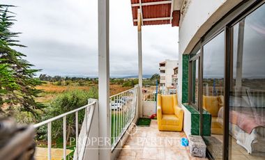 Gran Casa de 4 Niveles con Potencial Comercial en una Amplio terreno en La Serena