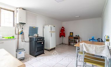 Gran Casa de 4 Niveles con Potencial Comercial en una Amplio terreno en La Serena