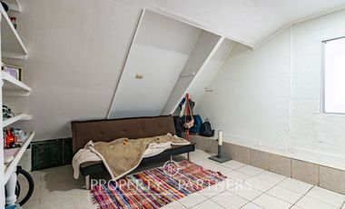 Gran Casa de 4 Niveles con Potencial Comercial en una Amplio terreno en La Serena