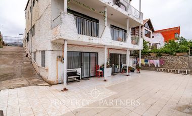 Gran Casa de 4 Niveles con Potencial Comercial en una Amplio terreno en La Serena
