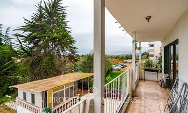 Gran Casa de 4 Niveles con Potencial Comercial en una Amplio terreno en La Serena