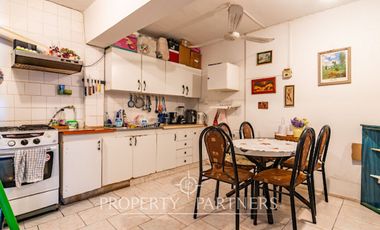 Gran Casa de 4 Niveles con Potencial Comercial en una Amplio terreno en La Serena