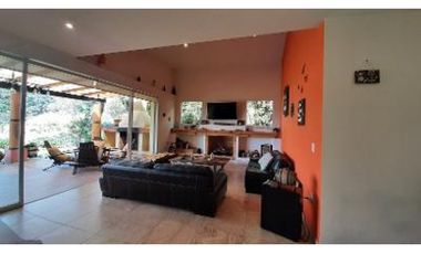 CASA EN VENTA TOTALMENTE EQUIPADA EN PUNTA SUR VALLE DE BRAVO