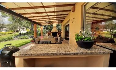 CASA EN VENTA TOTALMENTE EQUIPADA EN PUNTA SUR VALLE DE BRAVO