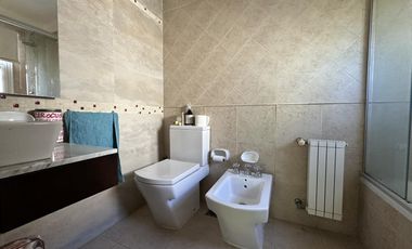 Venta Casa 6 Amb con pileta climatizada en Barrancas de Guido
